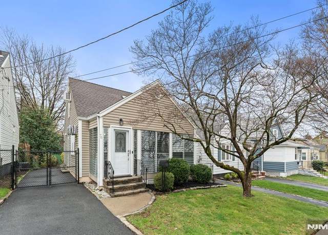Property at 76 Martin St, Bloomfield, NJ 07003, 2 beds, 1 bath