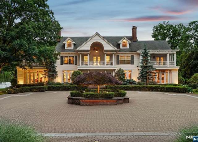 Property at 34 Oak Bnd, West Orange, NJ 07052, 6 beds, 9.5 baths
