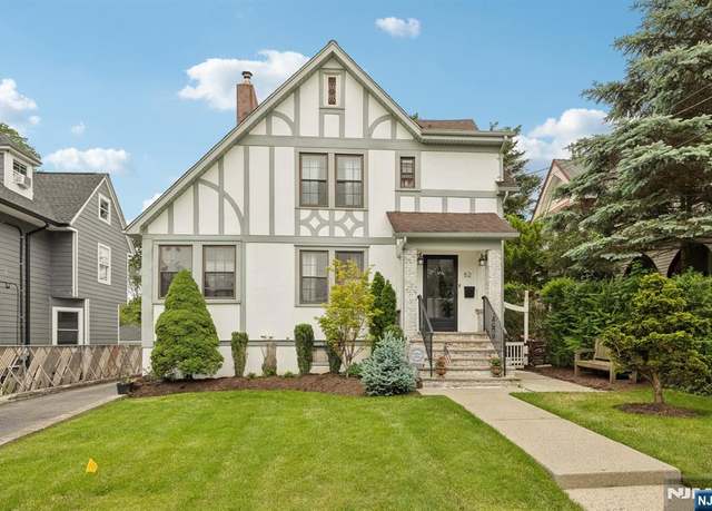 Property at 52 2nd Ave, Little Falls, NJ 07424, 3 beds, 2.5 baths