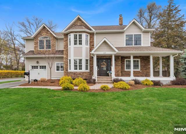 Property at 237 Franklin Ave, Wyckoff, NJ 07481, 3 beds, 2.5 baths