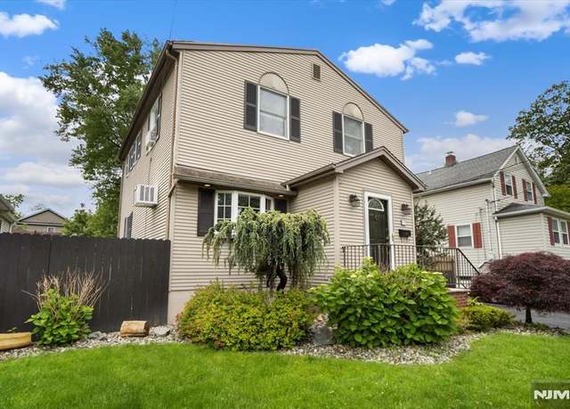 Property at 35 Glendale Dr, Hillsdale, NJ 07642, 3 beds, 2 baths
