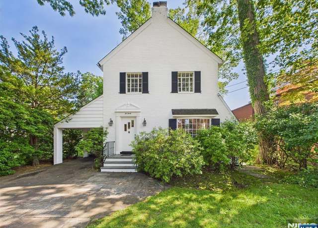 Property at 230 California St, Ridgewood, NJ 07450, 3 beds, 1.5 baths
