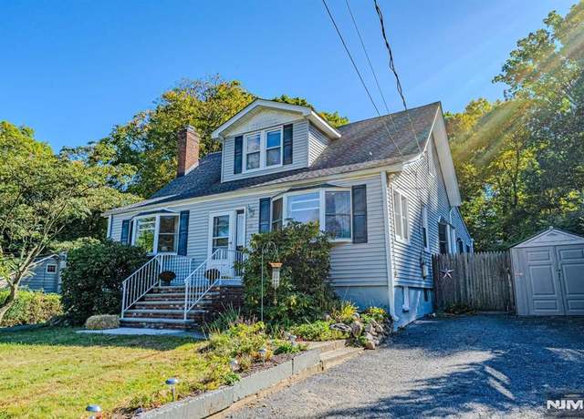 Property at 43 Tomahawk Trl, Denville Township, NJ 07834, 5 beds, 3 baths