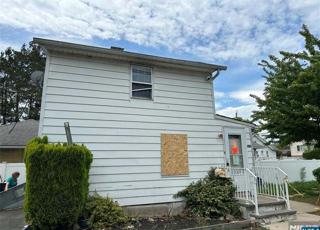 Property at 396 Rea Ave, Hawthorne, NJ 07506, 2 beds, 1 bath