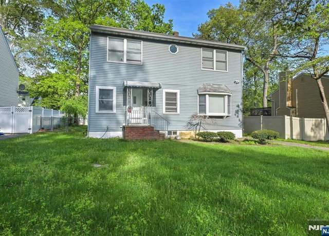 Property at 136 Maplewood Ave, Wayne, NJ 07470, 3 beds, 2 baths