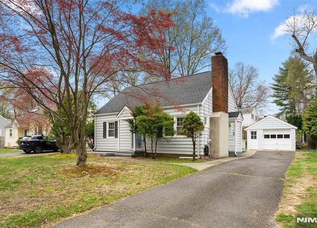 Property at 230 Knickerbocker Rd, Closter, NJ 07624, 3 beds, 2 baths