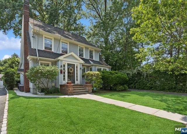 Property at 174 Garfield Pl, Maplewood, NJ 07040, 3 beds, 3.5 baths