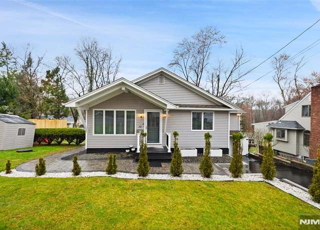 Property at 38 Laurel Dr, Wayne, NJ 07470, 3 beds, 2 baths