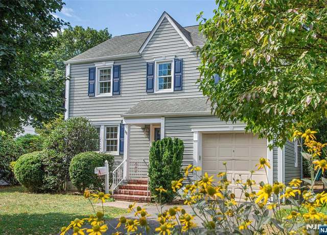 Property at 32 Hyde Rd, Bloomfield, NJ 07003, 3 beds, 2 baths