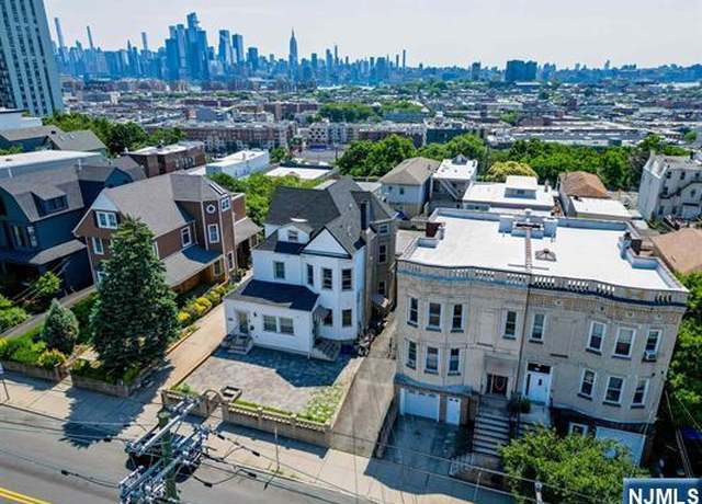 Property at 630 Palisade Ave, Jersey City, NJ 07307, 6 beds, 3 baths