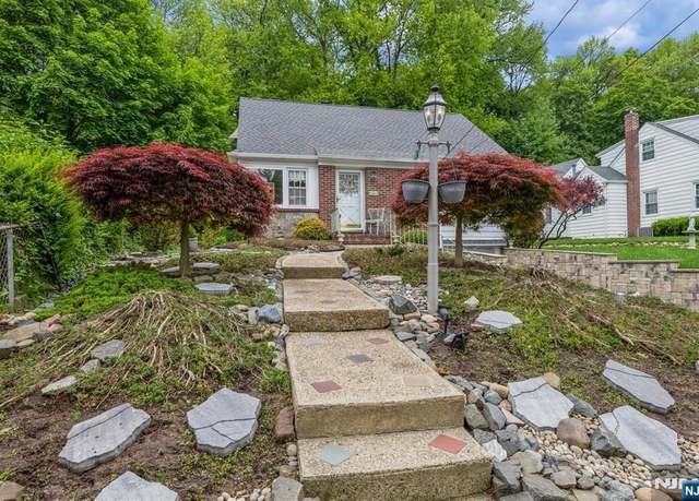 Property at 209 Jefferson Ave, Cresskill, NJ 07626, 4 beds, 2 baths