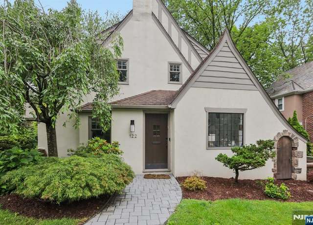Property at 122 Howard Ter, Leonia, NJ 07605, 4 beds, 3 baths