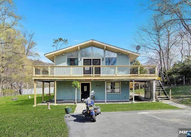 Property at 277 Germantown Rd, West Milford, NJ 07480, 3 beds, 2 baths