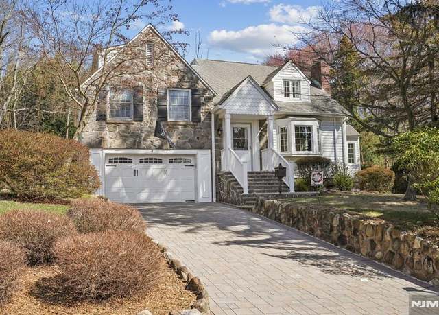 Property at 47 Sunset Ter, Wayne, NJ 07470, 3 beds, 2 baths