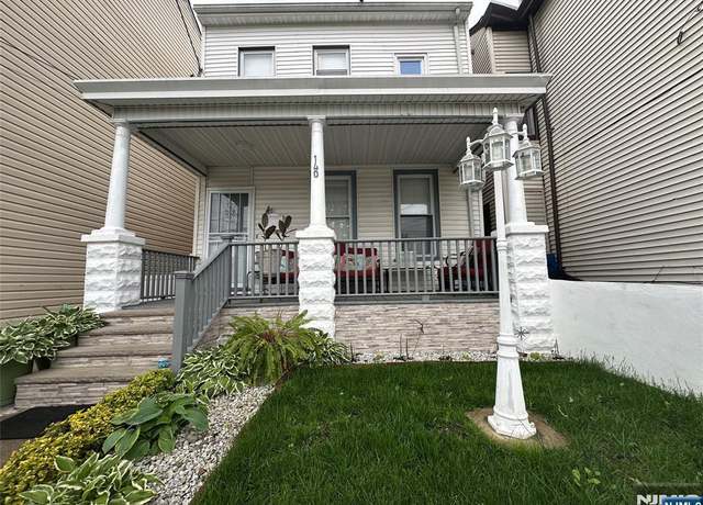 Property at 140 Oak St, Paterson, NJ 07501, 3 beds, 2.5 baths