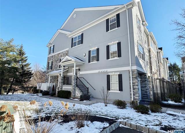 Property at 13 Whiteweld Ter, Clifton, NJ 07013, 2 beds, 2.5 baths
