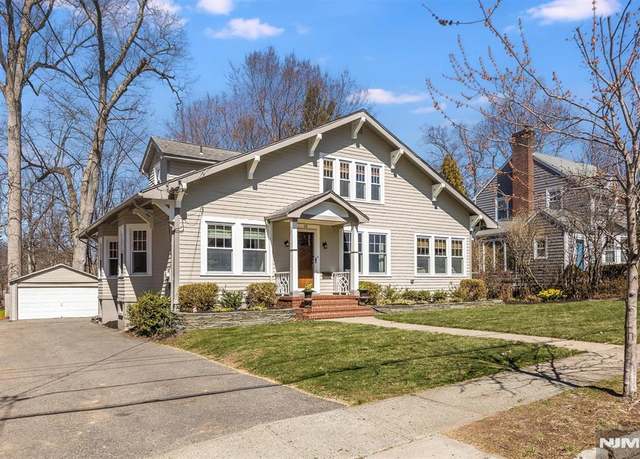 Property at 112 Park Ave, Verona, NJ 07044, 4 beds, 3 baths