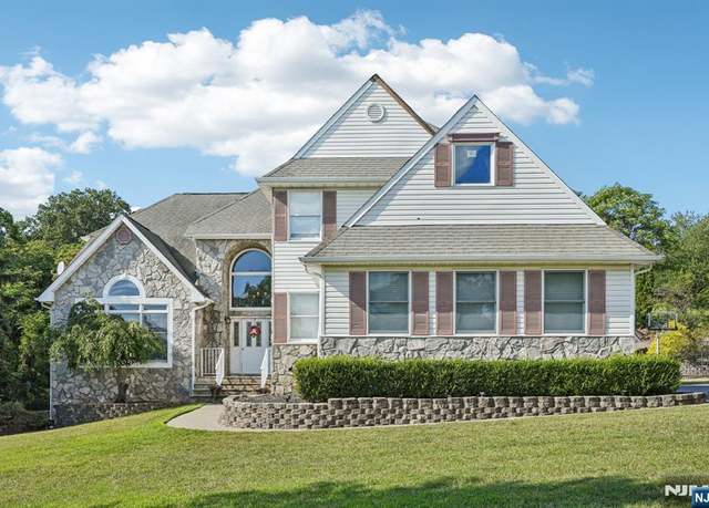 Property at 13 Stone Hill Rd, Wayne, NJ 07470, 6 beds, 5.5 baths