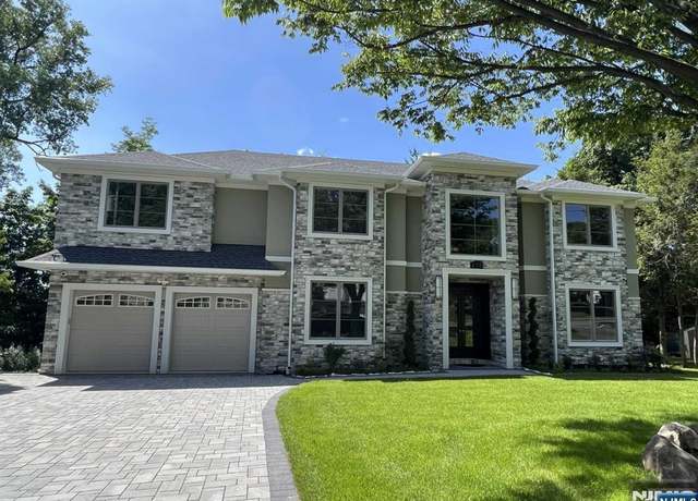 Property at 275 Gorden Dr, Paramus, NJ 07652, 6 beds, 6.5 baths