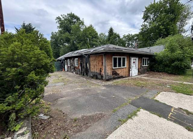 Property at 495 Paramus Rd, Paramus, NJ 07652, 3 beds, 2 baths