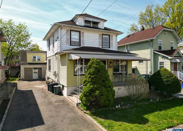 Property at 28 Kearney St, Lyndhurst, NJ 07071, 4 beds, 2 baths