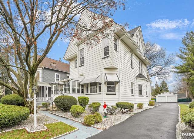 Property at 201 Washington St, Bloomfield, NJ 07003, 5 beds, 1.5 baths