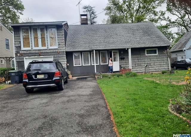 Property at 307 Phelps Ave, Bergenfield, NJ 07621, 3 beds, 2 baths