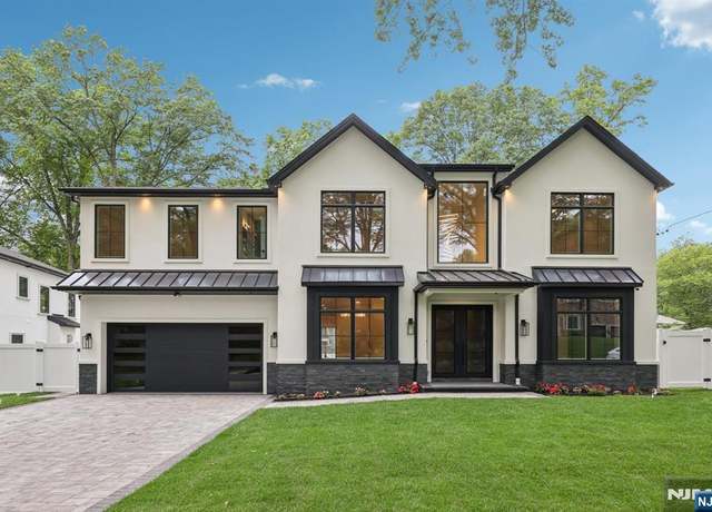 Property at 92 Benton Rd, Paramus, NJ 07652, 6 beds, 6.5 baths