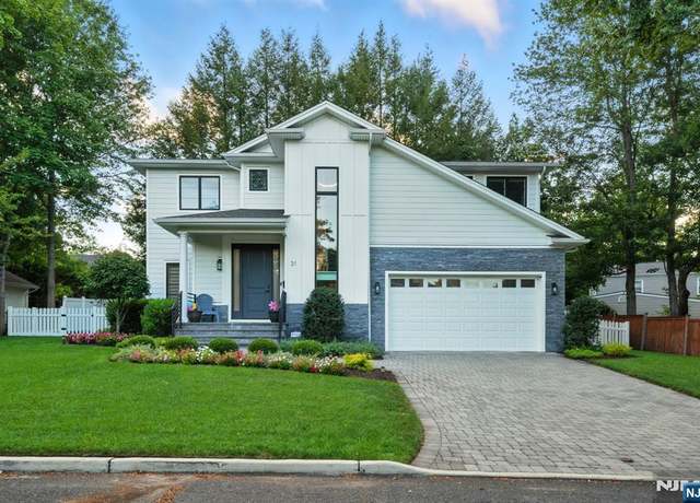 Property at 31 Holly Ln, Cresskill, NJ 07626, 5 beds, 4.5 baths