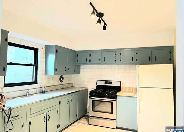 Property at 2161A N Central Rd Unit A, Fort Lee, NJ 07024, 1 bed, 1 bath