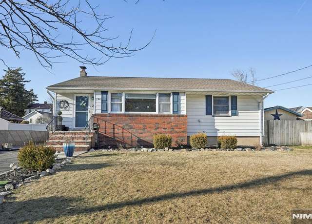 Property at 215 Beech Ave, Pompton Lakes, NJ 07442, 3 beds, 1.5 baths