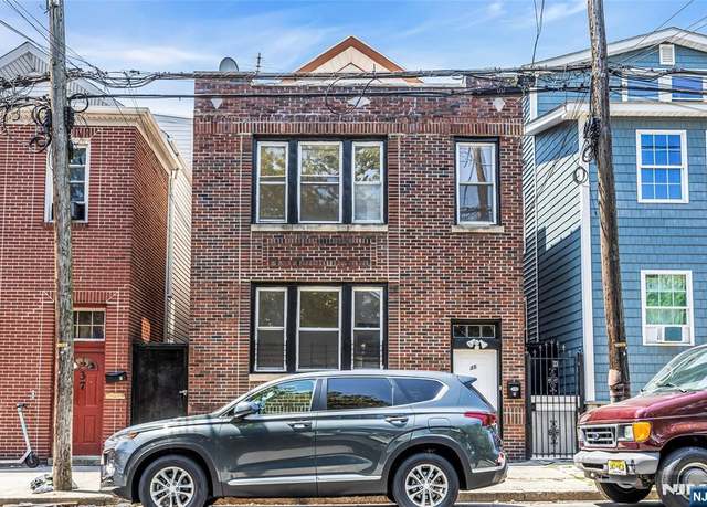Property at 35 Webster St, Newark, NJ 07104, 7 beds, 3 baths