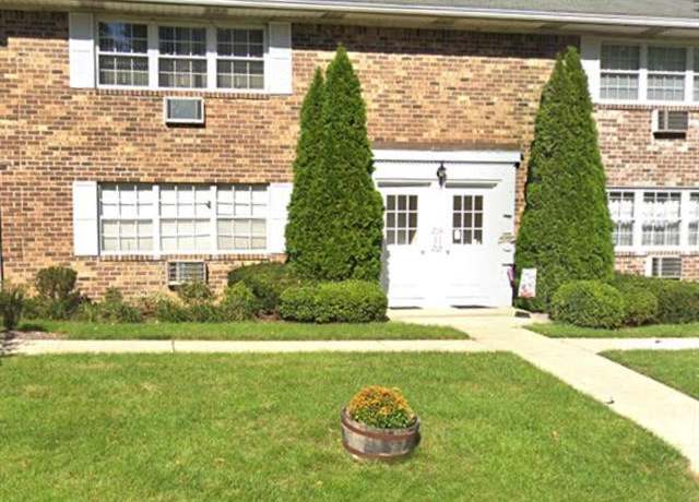 Property at 32 Ferncroft, Ramsey, NJ 07446, 2 beds, 1.5 baths