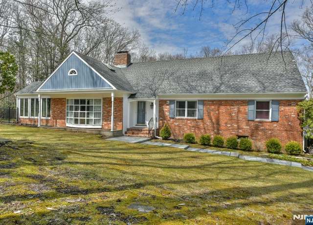 Property at 457 Laurel Ln, Kinnelon Borough, NJ 07405, 5 beds, 5 baths