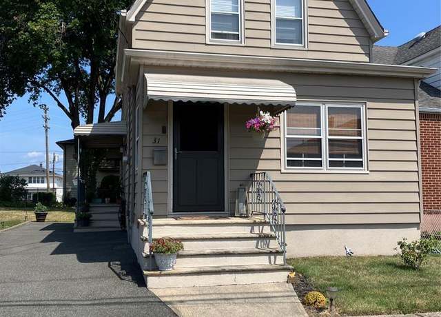 Property at 31 Miller Ave, Elmwood Park, NJ 07407, 3 beds, 1 bath