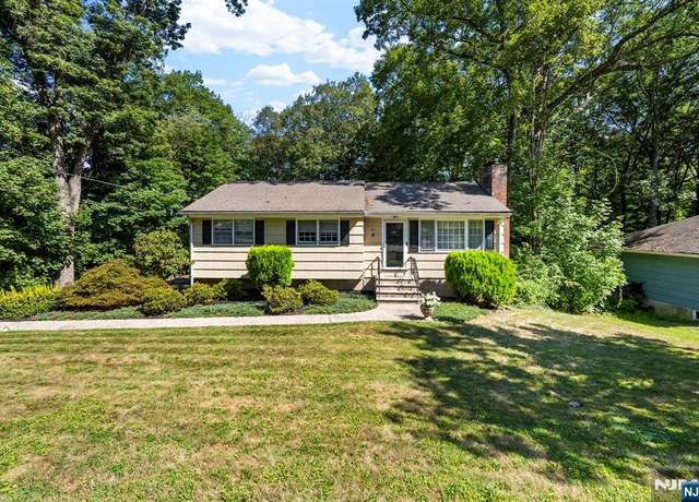 Property at 53 Bearfort Ter, Ringwood, NJ 07456, 3 beds, 2 baths