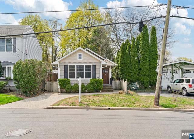 Property at 25 Maple Ave, Hillsdale, NJ 07642, 2 beds, 1 bath