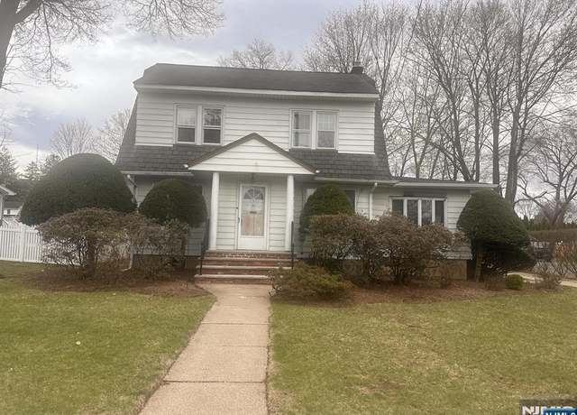 Property at 120 Pompton Ave, Pompton Lakes, NJ 07442, 6 beds, 3 baths