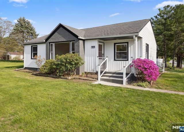 Property at 202 Parkside Ave, Pohatcong, NJ 08865, 3 beds, 1 bath