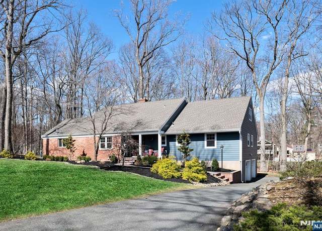 Property at 24 Cambridge Dr, Allendale, NJ 07401, 5 beds, 3 baths