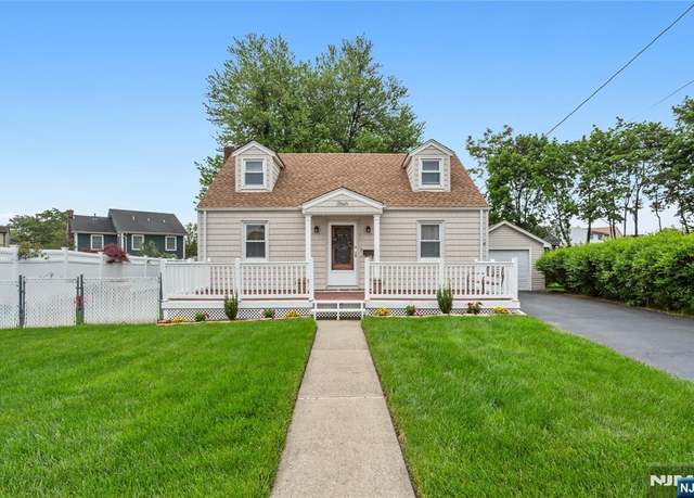 Property at 4 White Oak Dr, Lodi, NJ 07644, 3 beds, 2 baths