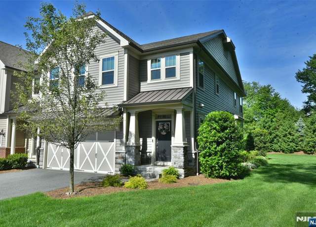 Property at 16 Marilyn Dr, Woodcliff Lake, NJ 07677, 3 beds, 4.5 baths