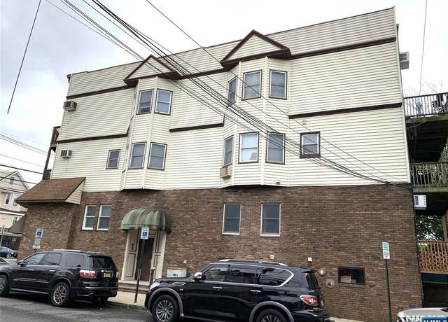 Property at 116 W 19th St Unit 1A, Bayonne, NJ 07002, 1 bed, 1 bath