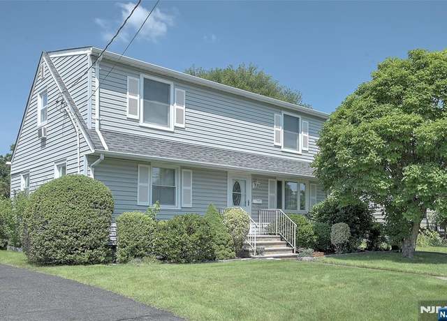 Property at 23 Bromley Pl, Bloomfield, NJ 07003, 3 beds, 2 baths