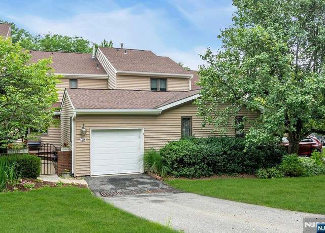 Property at 39 Litchult Ln, Mahwah, NJ 07430, 2 beds, 3.5 baths