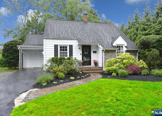 Property at 408 Eton Ct, Ridgewood, NJ 07450, 2 beds, 2 baths