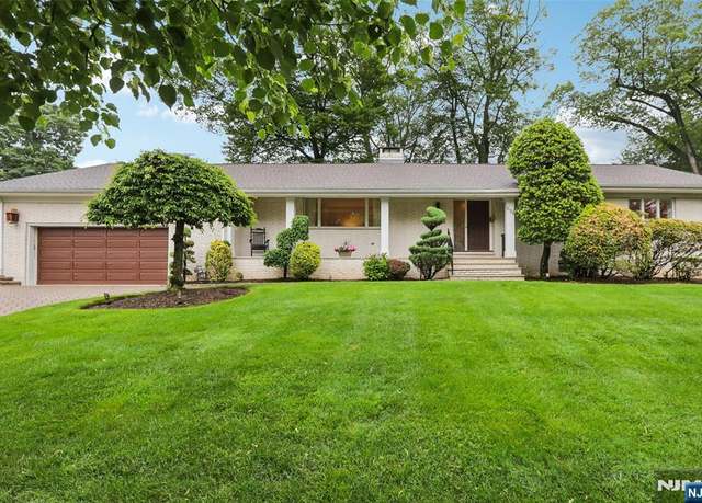 Property at 694 Iroquois St, Oradell, NJ 07649, 3 beds, 3.5 baths