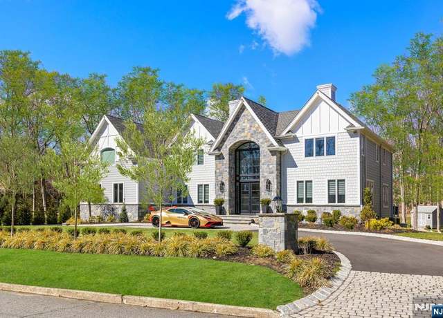 Property at 60 Pinehill Dr, Upper Saddle River, NJ 07458, 5 beds, 4.5 baths