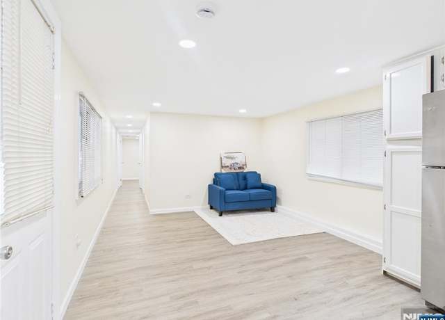 Property at 206 Albert St, Lodi, NJ 07644, 2 beds, 1 bath