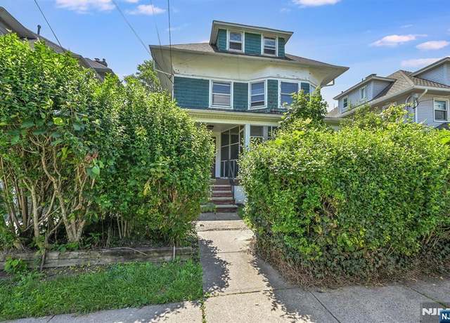 Property at 27 Willow St, Montclair, NJ 07042, 6 beds, 3 baths